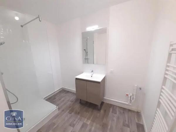 Appartement à louer 3 pièces 63.5m² Corbeil-Essonnes (91100)