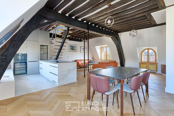 Appartement de caractère au sein de l’Hôtel de Chaulnes sur la Place des Vosges