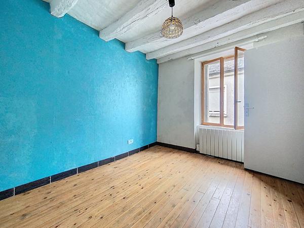 Maison ancienne, idéalement située dans le centre-ville de Chalonnes Sur Loire