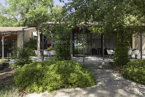 A VENDRE Grande maison d'architecte avec Piscine et maison d'amis Pernes les Fontaines Provence