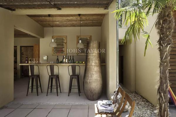 A VENDRE Grande maison d'architecte avec Piscine et maison d'amis Pernes les Fontaines Provence