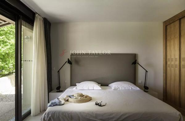 A VENDRE Grande maison d'architecte avec Piscine et maison d'amis Pernes les Fontaines Provence
