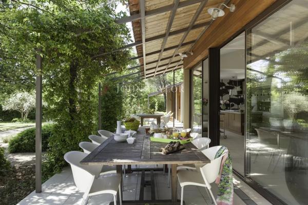 A VENDRE Grande maison d'architecte avec Piscine et maison d'amis Pernes les Fontaines Provence