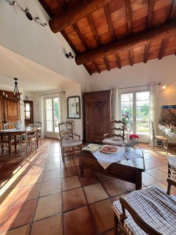 Les Pennes-Mirabeau – Maison familiale avec piscine, volumes et potentiel