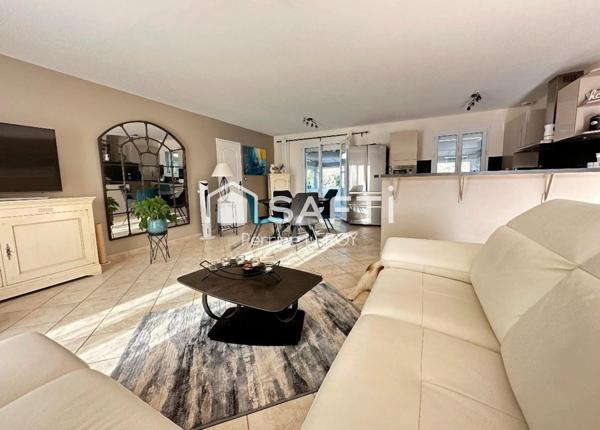 Villa 4 chambres avec piscine dans domaine privé aux Arcs sur Argens.