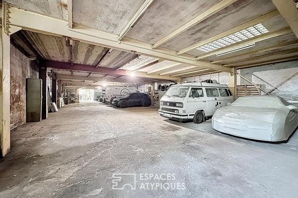 Volume brut avec terrasse suspendue à Bastide