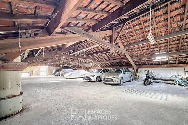 Volume brut avec terrasse suspendue à Bastide