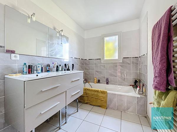 5 min d'Amboise, achat maison de 2015, 5 chambres 142 m² habitables sur 743m² de terrain