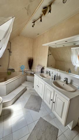 Maison 7 pièce(s) 4 chambre(s) 145 m²