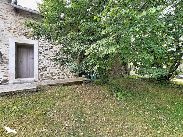 Maison 30 000 € Chaillac-sur-Vienne 3 p 67 m² DPE F