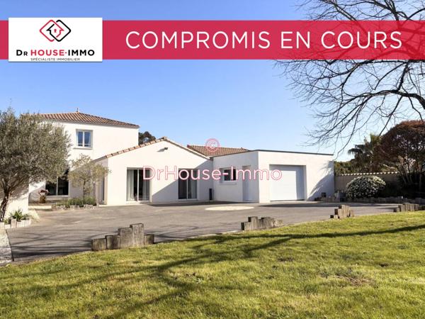Maison à vendre 8 pièces de 241 m²