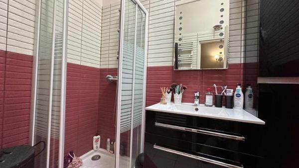 Maison familiale de 246 m² avec jardin, terrasse, parkings et deux studios – secteur calme à Ivry-sur-Seine