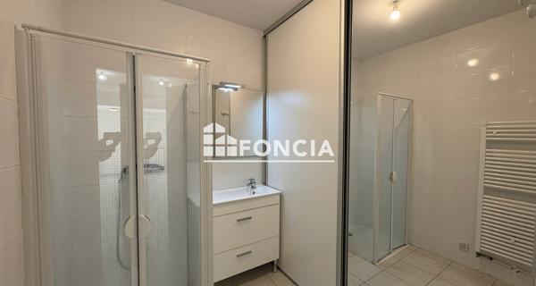 Location Appartement 3 pièces 67.89 m² - Robion 84440