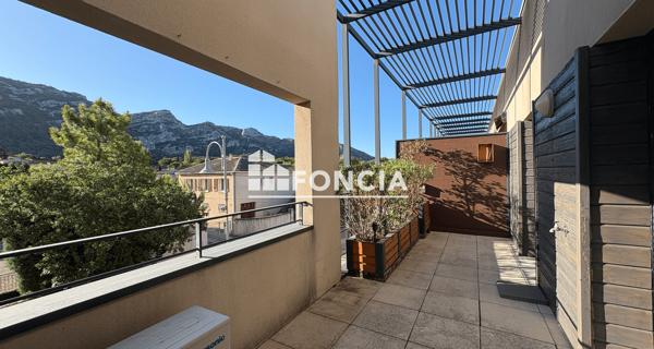Location Appartement 3 pièces 67.89 m² - Robion 84440