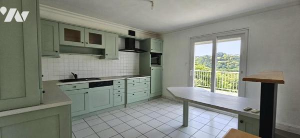 Maison individuelle - 4 chambres - Sous sol total et Studio.