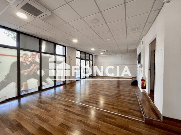 À vendre Local commercial 126 m² - Grenoble 38100