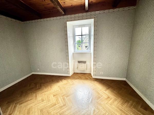 Ensemble immobilier à rénover – Grand terrain – PLOUDIRY (29)