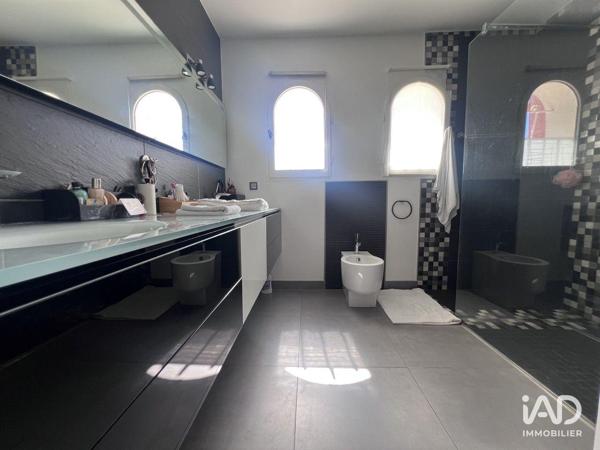 Maison à vendre 6 pièces 194 m² Saleilles