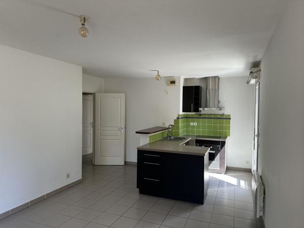 Gardanne - Appartement T3 d'environ 57m² avec balcon et stationnements