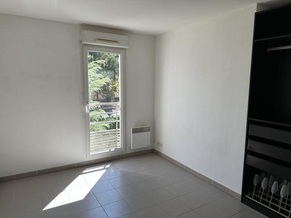 Gardanne - Appartement T3 d'environ 57m² avec balcon et stationnements