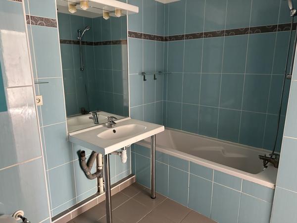 Gardanne - Appartement T3 d'environ 57m² avec balcon et stationnements