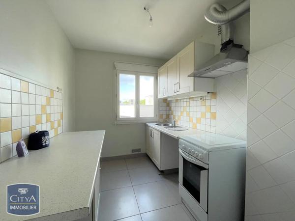 Appartement à louer 3 pièces 64.21m² Tours (37000)