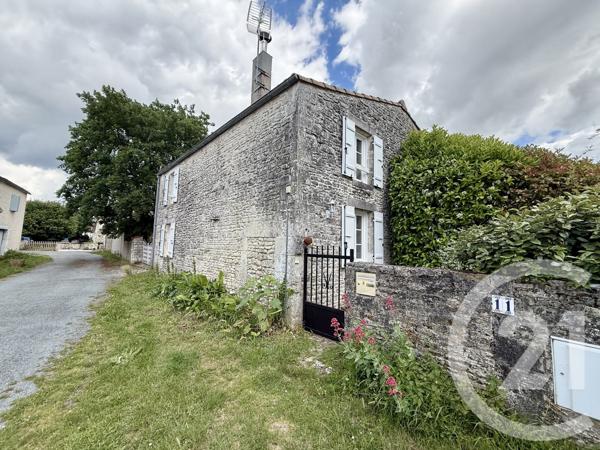 Maison à vendre  4 pièces - 104 m 2   SAUJON  - 17