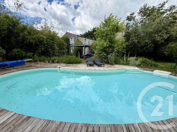 Maison à vendre  4 pièces - 104 m 2   SAUJON  - 17