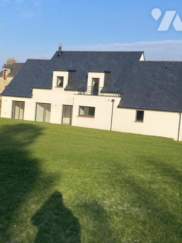 Maison de 2024 dans le bourg du Faouët  sur 1100 m² de terrain