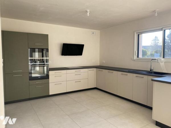 Maison de 2024 dans le bourg du Faouët  sur 1100 m² de terrain