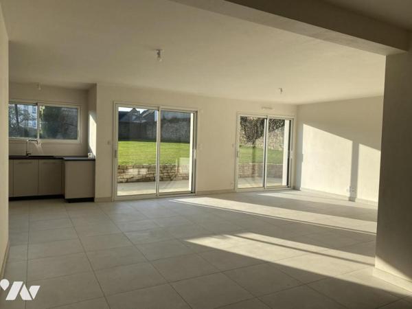 Maison de 2024 dans le bourg du Faouët  sur 1100 m² de terrain