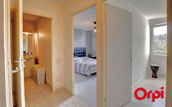 Appartement à vendre    3 pièces •  Bourgoin-Jallieu