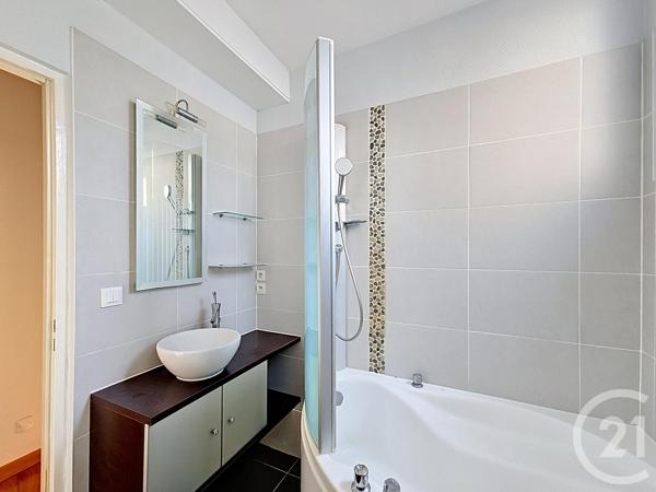 Appartement T3 à vendre  3 pièces - 69,14 m 2   POITIERS  - 86
