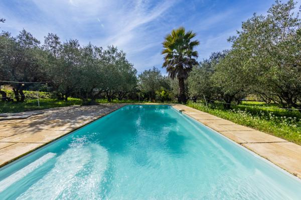 Sommières (30250) Sommières, MAUVALAT , Belle Maison d'architecte de type T5 avec son studio indépendant