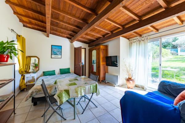 Sommières (30250) Sommières, MAUVALAT , Belle Maison d'architecte de type T5 avec son studio indépendant