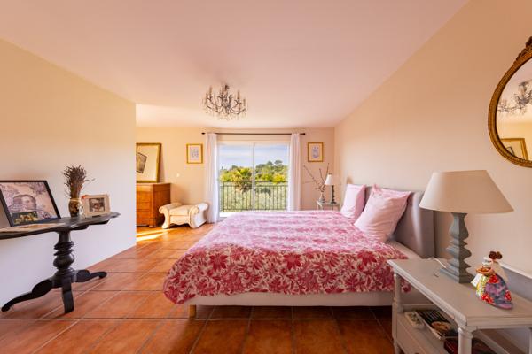 Sommières (30250) Sommières, MAUVALAT , Belle Maison d'architecte de type T5 avec son studio indépendant