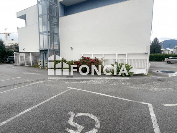 Location Local commercial 5 pièces 254.38 m² - 34 AVENUE JEAN JAURES Eybens 38320