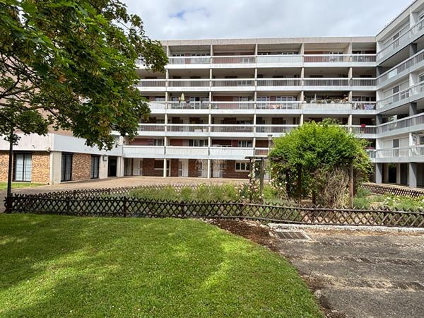 Appartement 4 pièces à vendre à Cergy €195 000 ** - Référence 11240