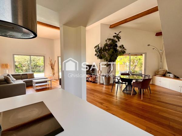 Lumineuse villa de 167m2 avec piscine et espace bien être