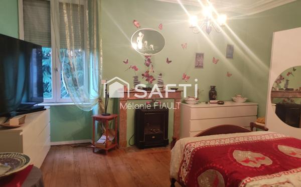 Charmante propriété d'habitation de 173m² et d'une dépendance de 65m² en pierre, implantée sur un terrain de 4370 m².