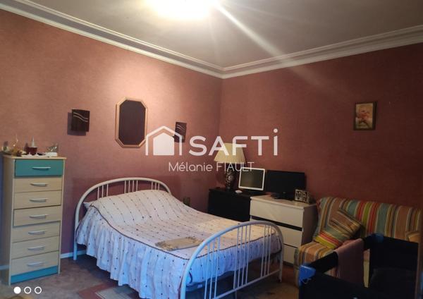 Charmante propriété d'habitation de 173m² et d'une dépendance de 65m² en pierre, implantée sur un terrain de 4370 m².