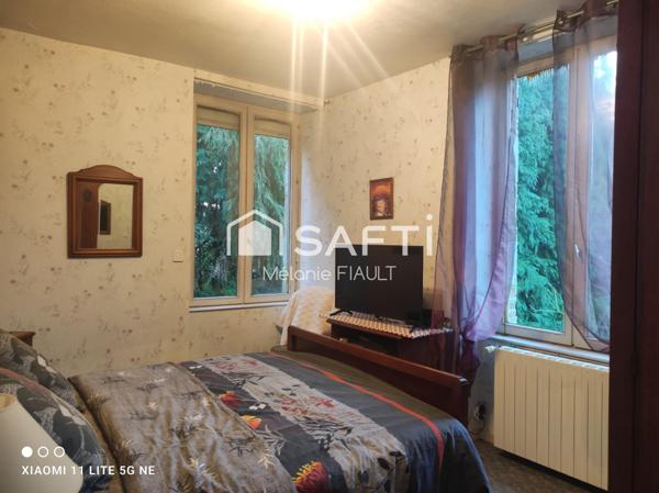 Charmante propriété d'habitation de 173m² et d'une dépendance de 65m² en pierre, implantée sur un terrain de 4370 m².