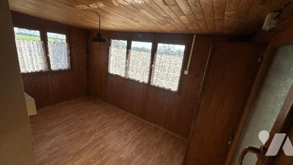 Une Maison à usage d'habitation.