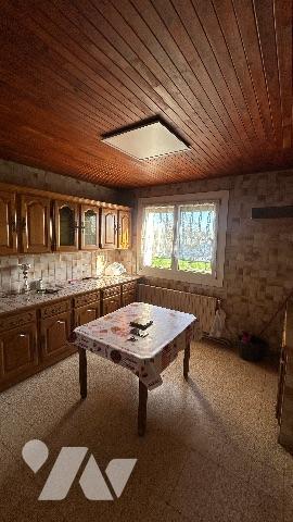 Une Maison à usage d'habitation.