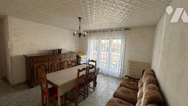 Une Maison à usage d'habitation.