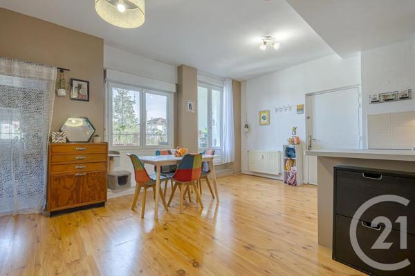 Appartement F3 à vendre  3 pièces - 65,93 m 2   RUMILLY  - 74