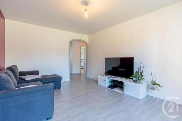 Appartement F3 à vendre  3 pièces - 65,93 m 2   RUMILLY  - 74
