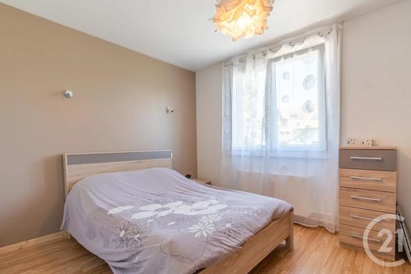 Appartement F3 à vendre  3 pièces - 65,93 m 2   RUMILLY  - 74