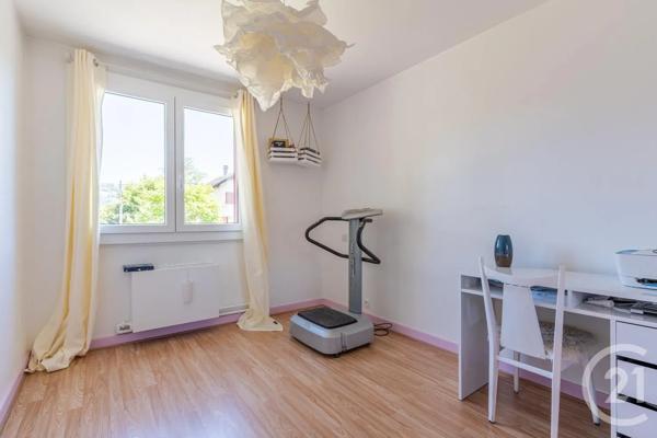 Appartement F3 à vendre  3 pièces - 65,93 m 2   RUMILLY  - 74