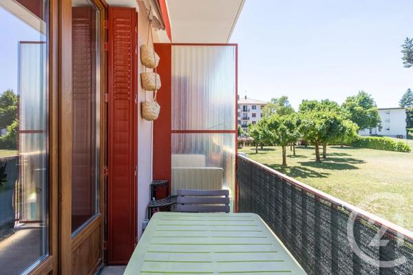 Appartement F3 à vendre  3 pièces - 65,93 m 2   RUMILLY  - 74